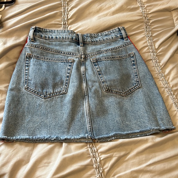 Zara (Trafaluc) blue denim skirt with red & white stripes on side - Picture 8 of 8